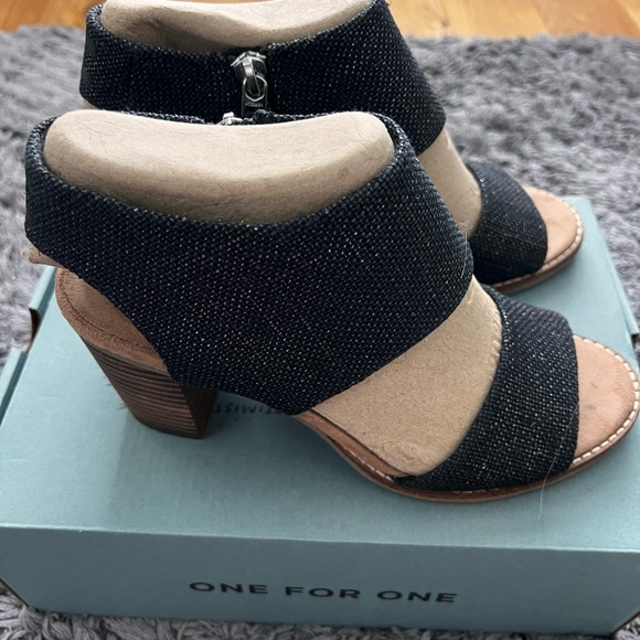 Toms Black Foil Woven Majorca Cutout Sandals - Picture 2 of 5